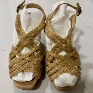Jellypop size 8 wedge sandals tan